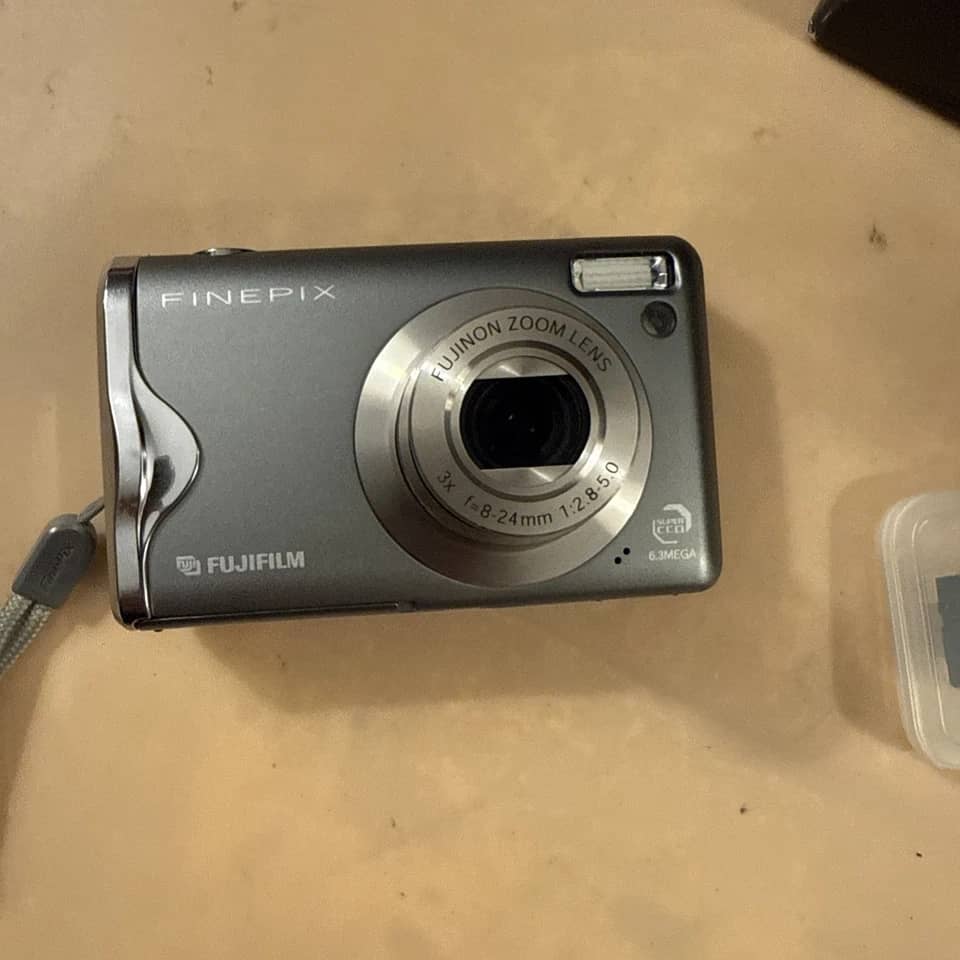 Fujifilm f20 Digital Cameras Silver New Body Only