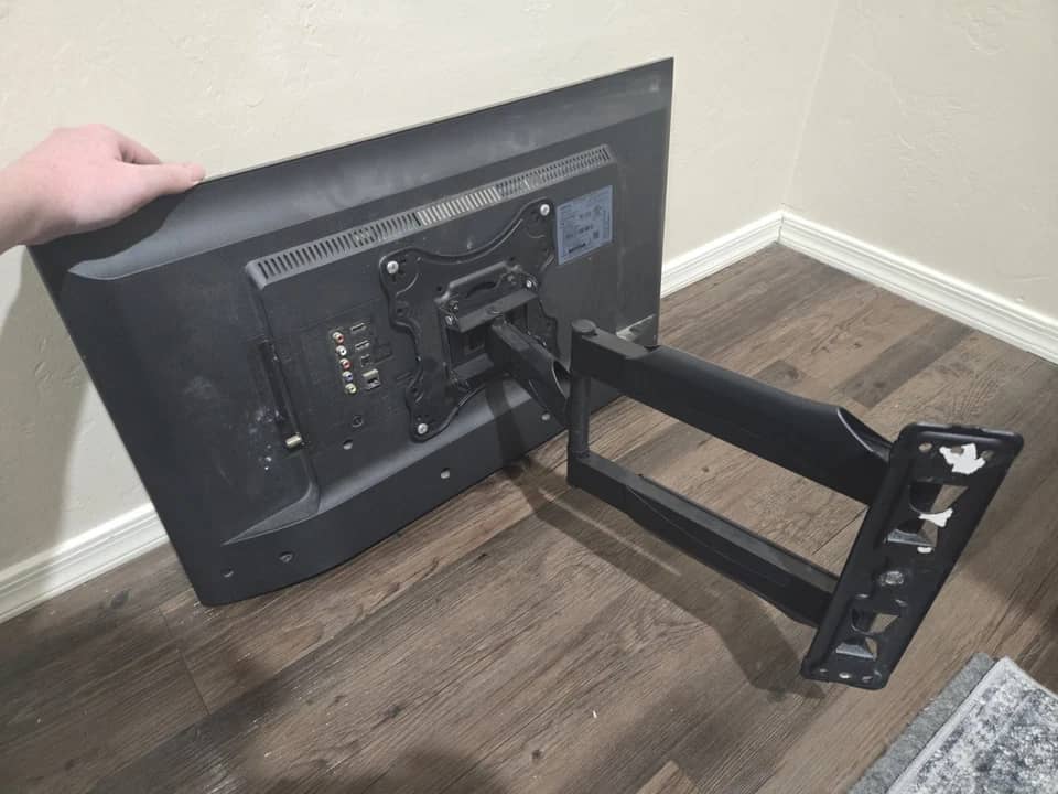 Samsung J5205 TVs