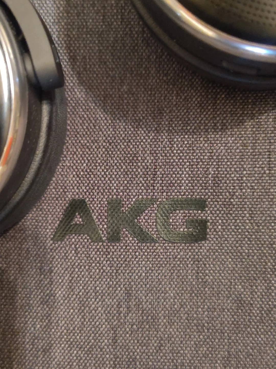 AKG N60NC Headphones & Earbuds Black Refurbished - Excellent
