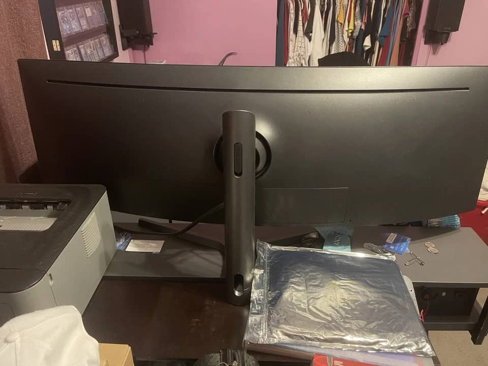 Samsung S95UA Monitors