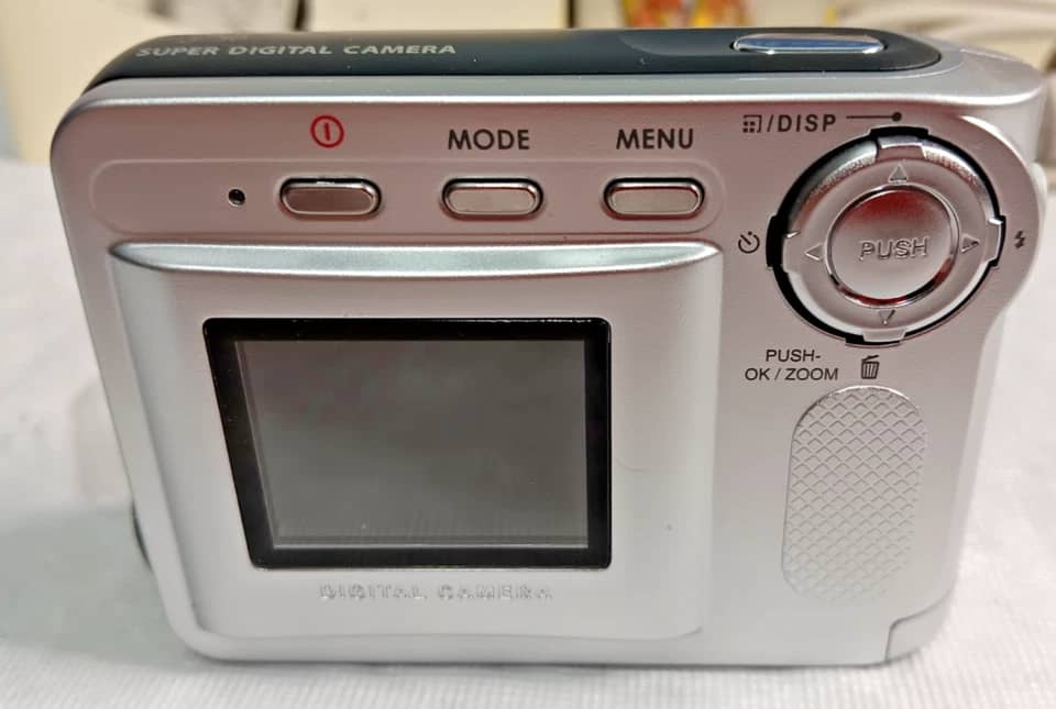 Vivitar ViviCam 3750 Digital Cameras Silver New Body Only