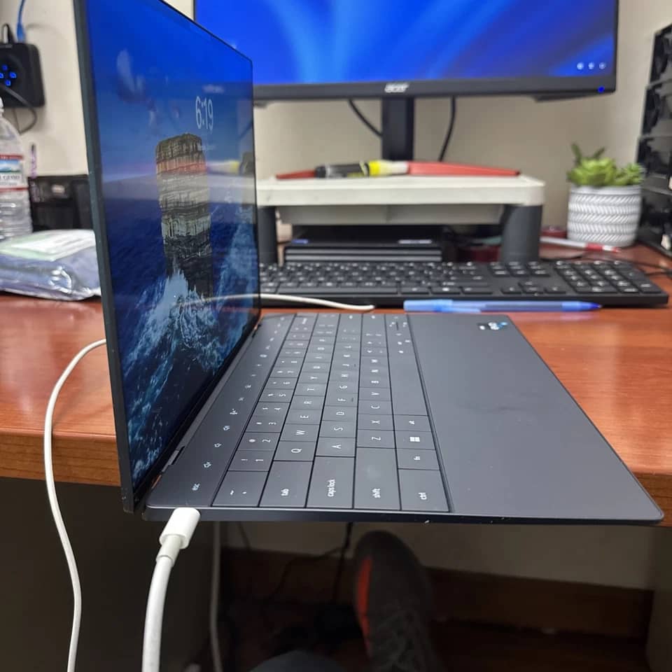 Dell XPS 9320 Computers
