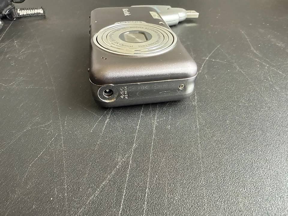 Kodak EasyShare V1003 Digital Cameras Brown New Body Only