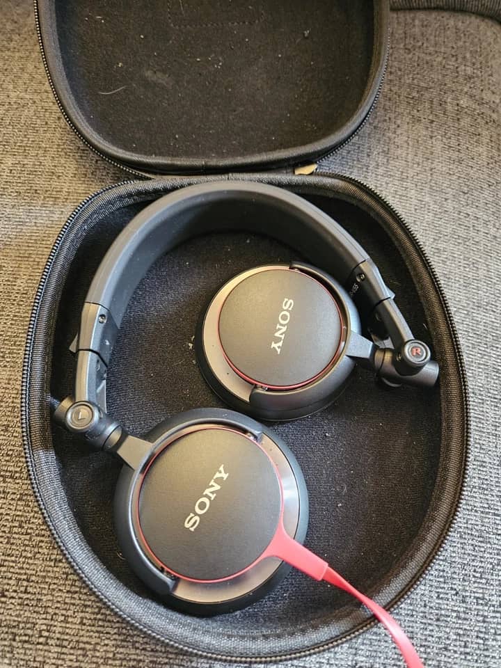 Sony MDR-V55 Headphones & Earbuds White New