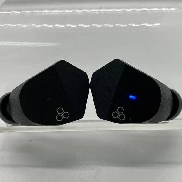 Final ZE3000 Headphones & Earbuds Black New