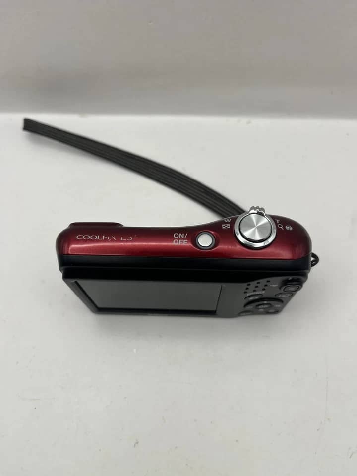 Nikon COOLPIX L31 Digital Cameras Silver Open-Box Excellent Body Only