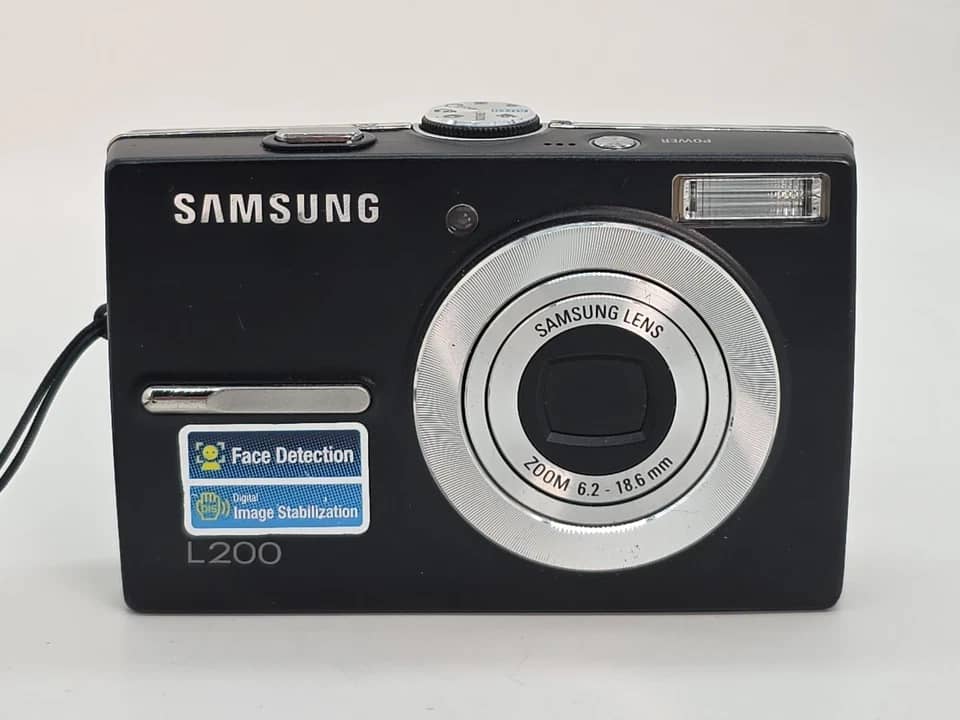 Samsung l200 Digital Cameras Red New Body Only