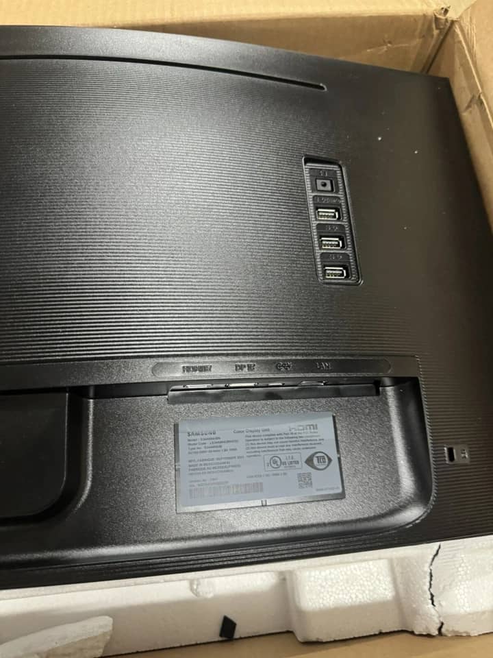 Samsung S65UA Monitors