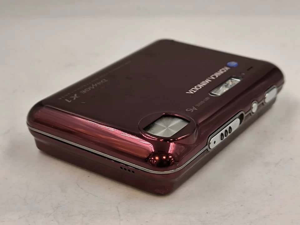 Minolta DiMAGE X Digital Cameras