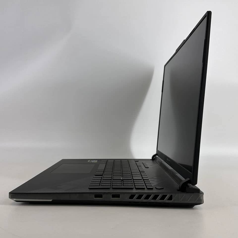 ASUS ROG Strix Scar 18 Computers