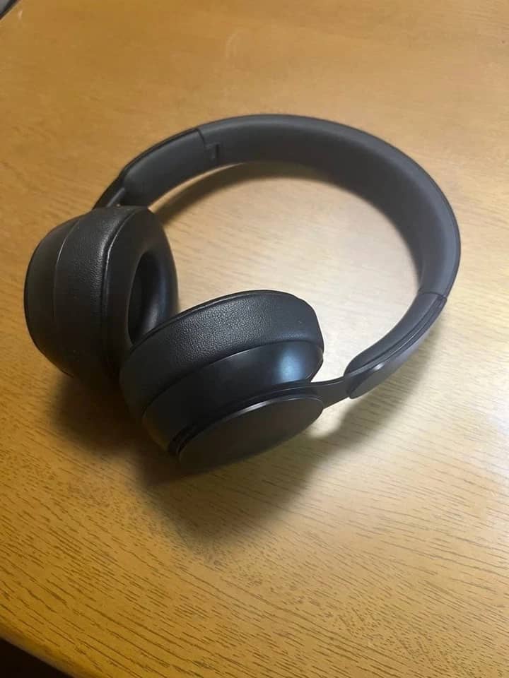 Beats Solo Pro Headphones & Earbuds 