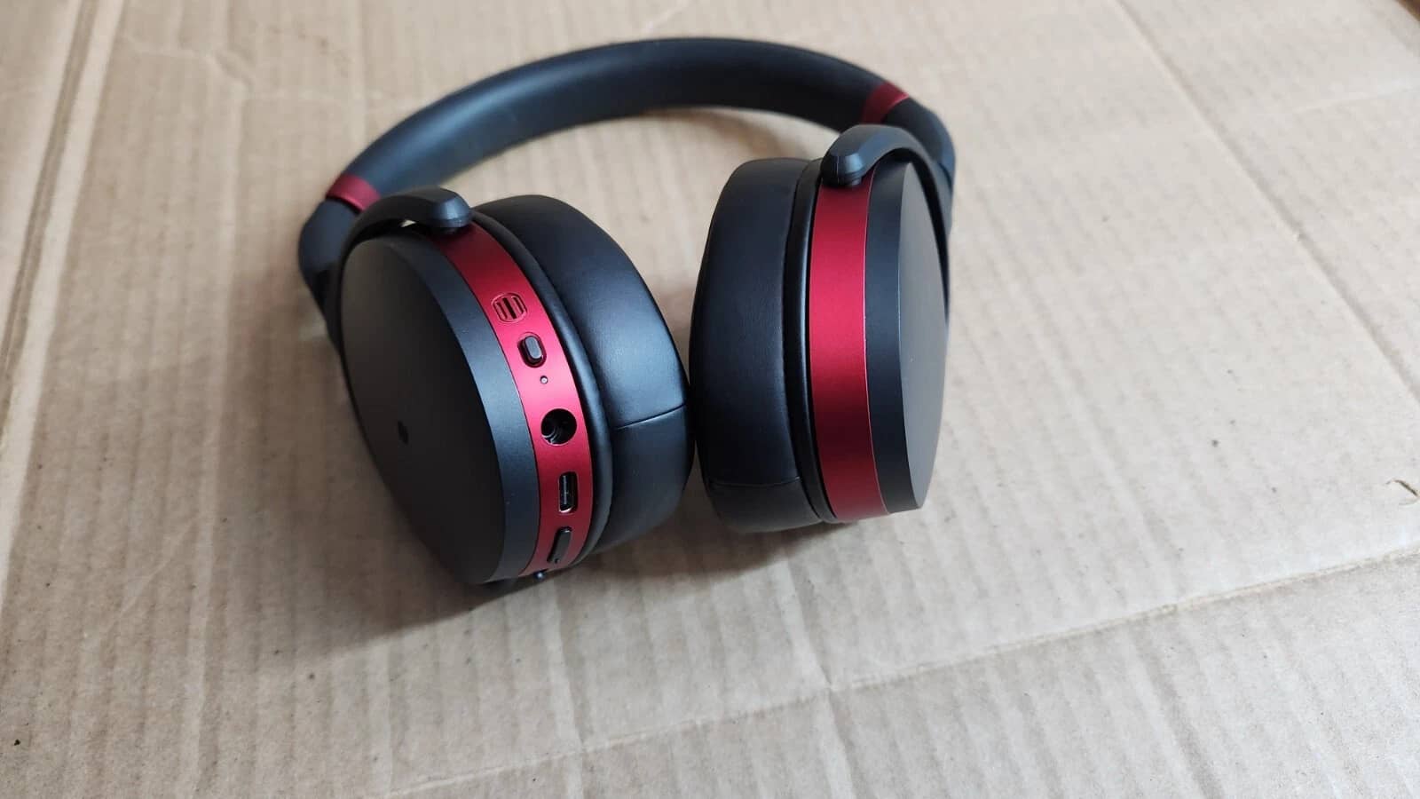 Sennheiser HD 458BT Headphones & Earbuds Black New