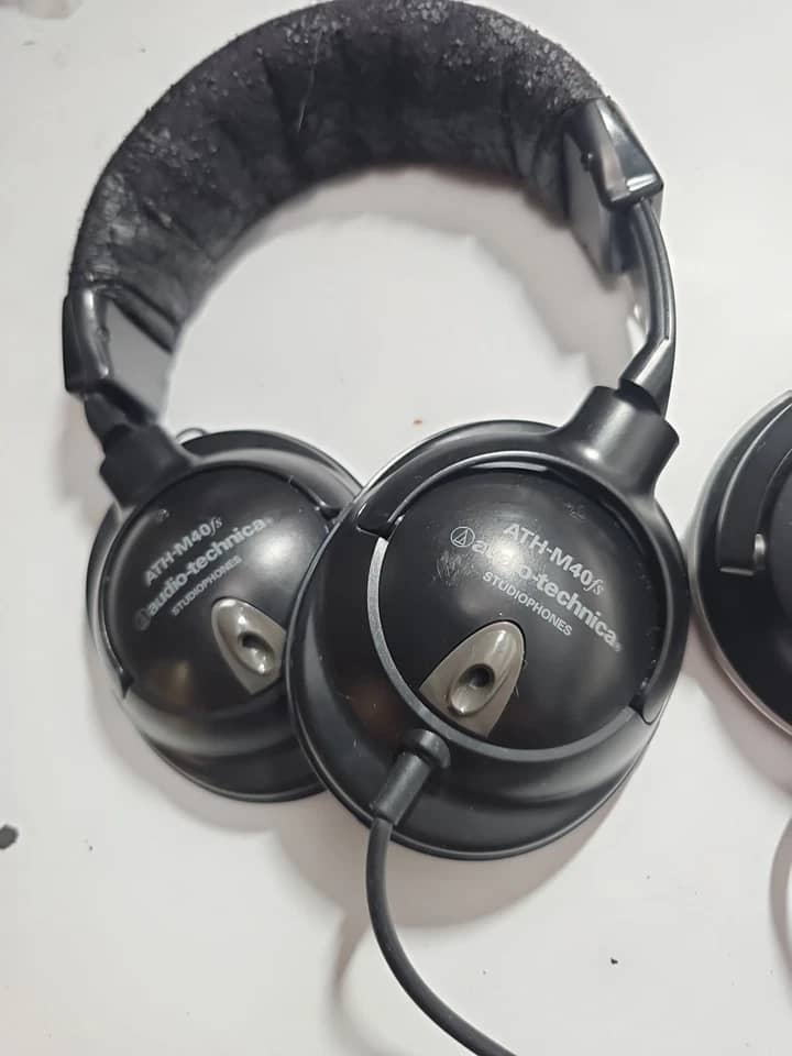 Audio-Technica ATH-M50 Headphones & Earbuds 