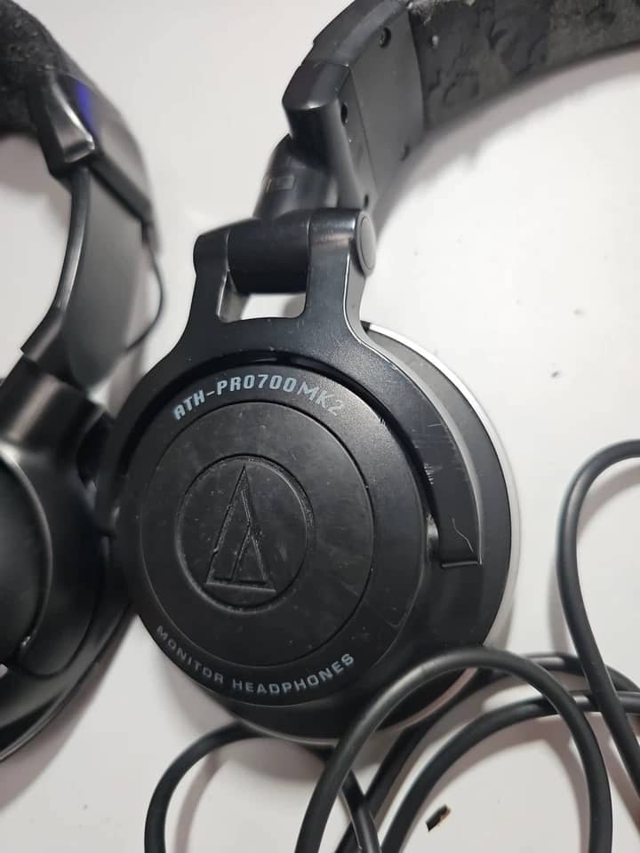Audio-Technica ATH-M50 Headphones & Earbuds 
