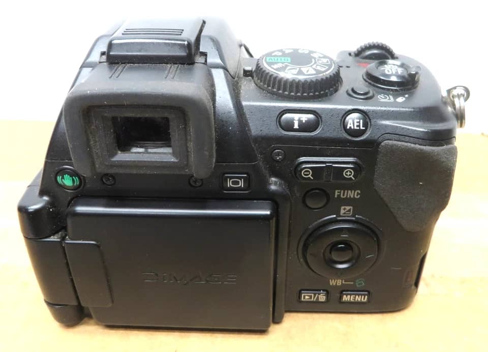 Minolta DiMAGE A200 Digital Cameras