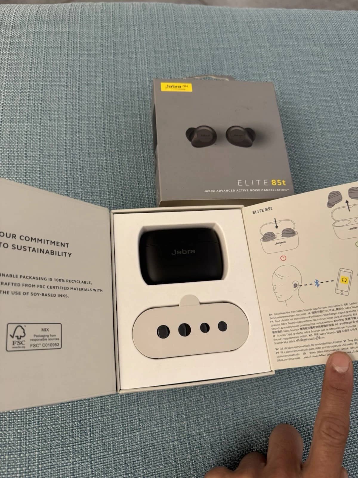 Jabra Elite 85t Headphones & Earbuds Gold New