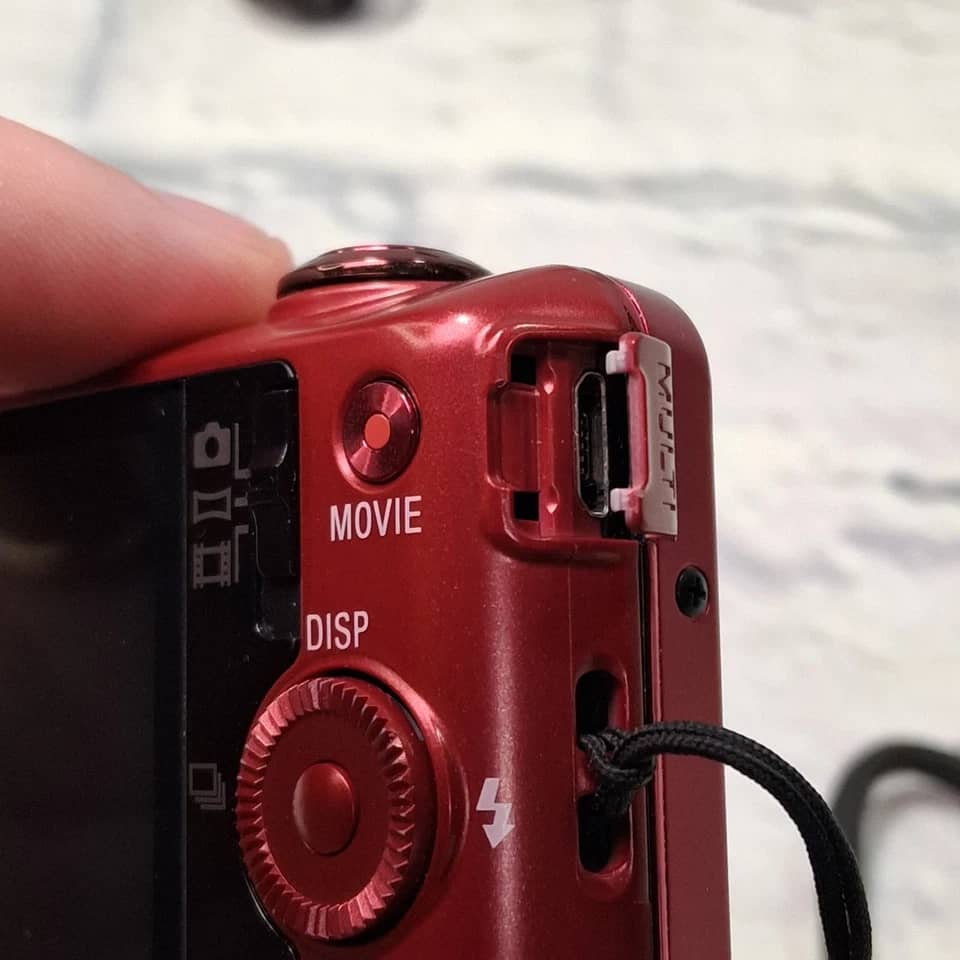 Sony Cyber-shot DSC-WX80 Digital Cameras White Used - Good Body Only