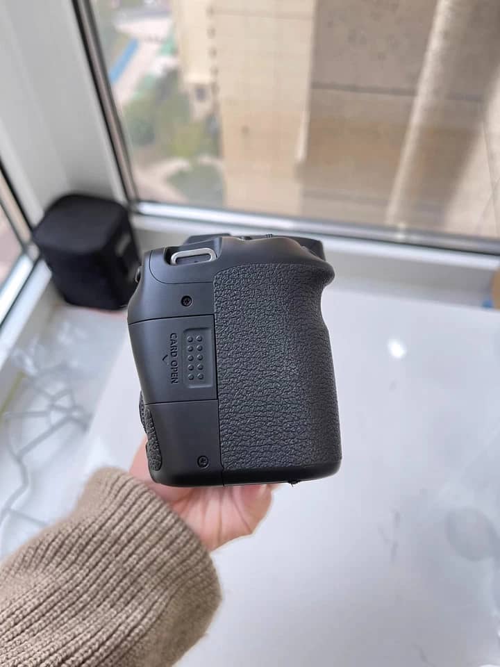Canon EOS 90D Digital Cameras