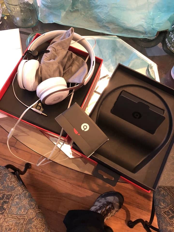 Beats EP Headphones & Earbuds Black New