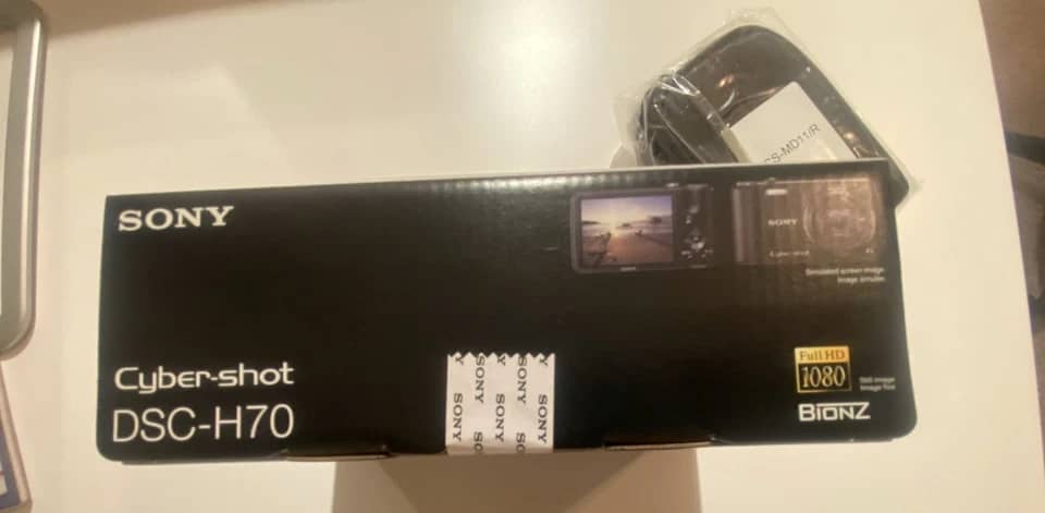 Sony Cyber-shot DSC-H70 Digital Cameras Black For parts or not working Body Only