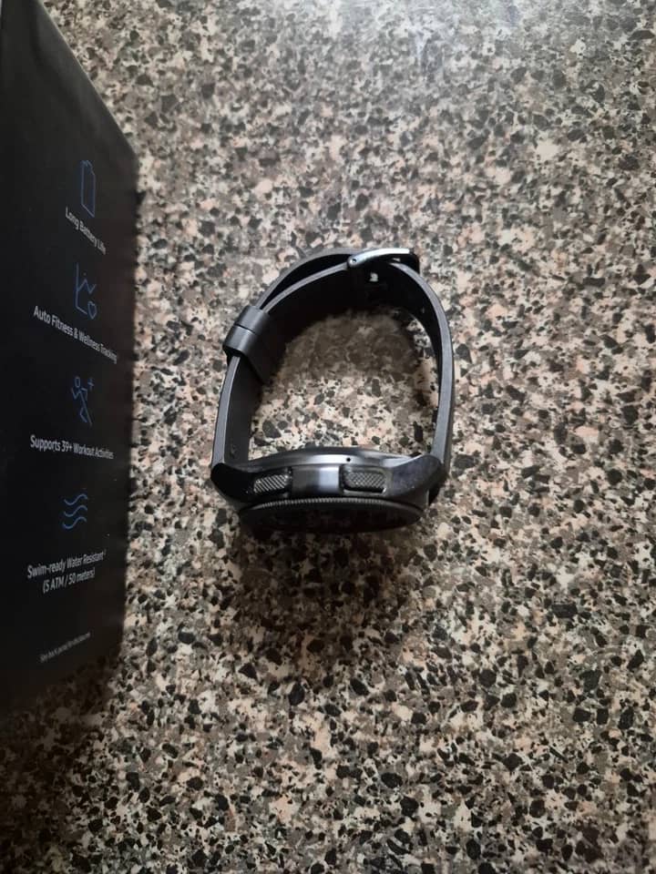 Samsung Samsung Galaxy SM-R810 Smartwatches Black 42mm New