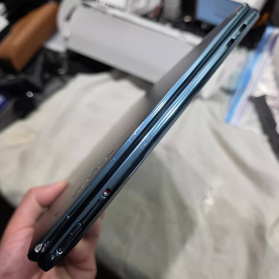 Lenovo Yoga Book 9 13IRU8 Computers