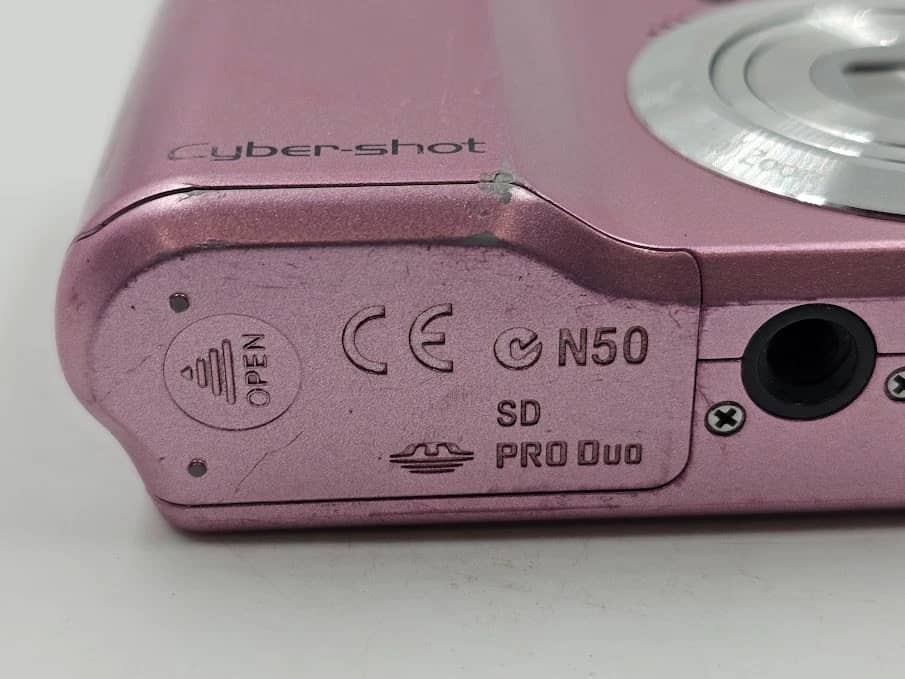 Sony Cyber-shot DSC-S2000 Digital Cameras Gold New Body Only