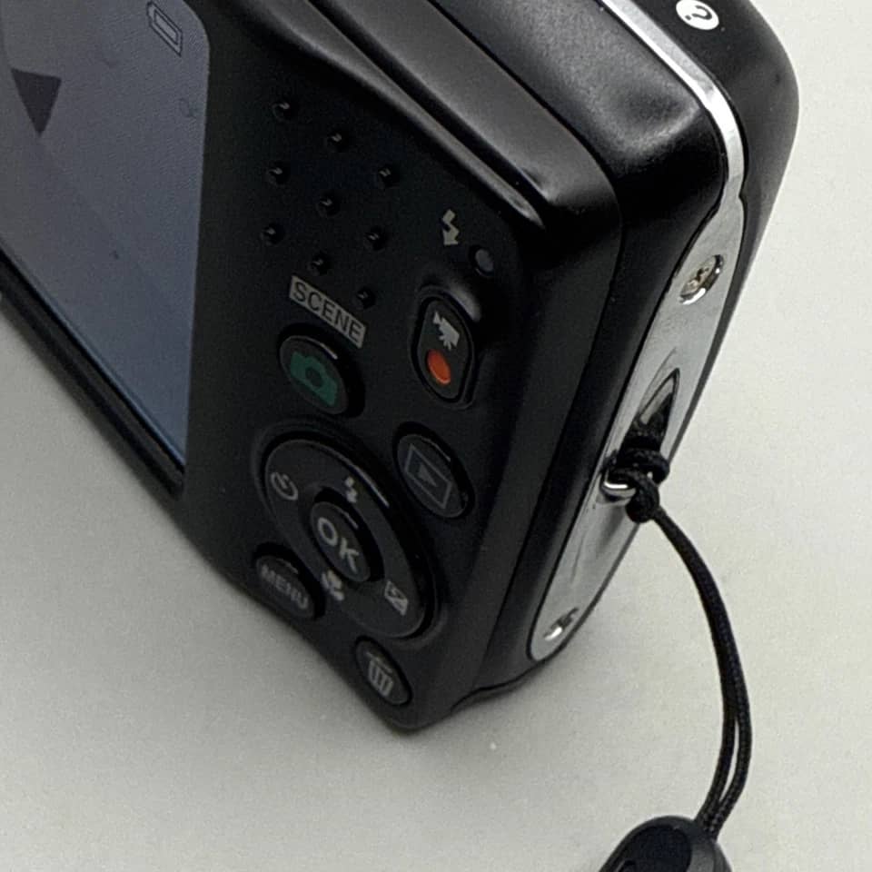 Nikon COOLPIX L26 Digital Cameras Red New Body Only