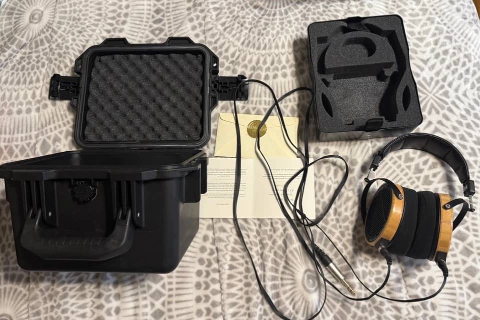 Audeze Audeze LCD-2 Headphones & Earbuds 
