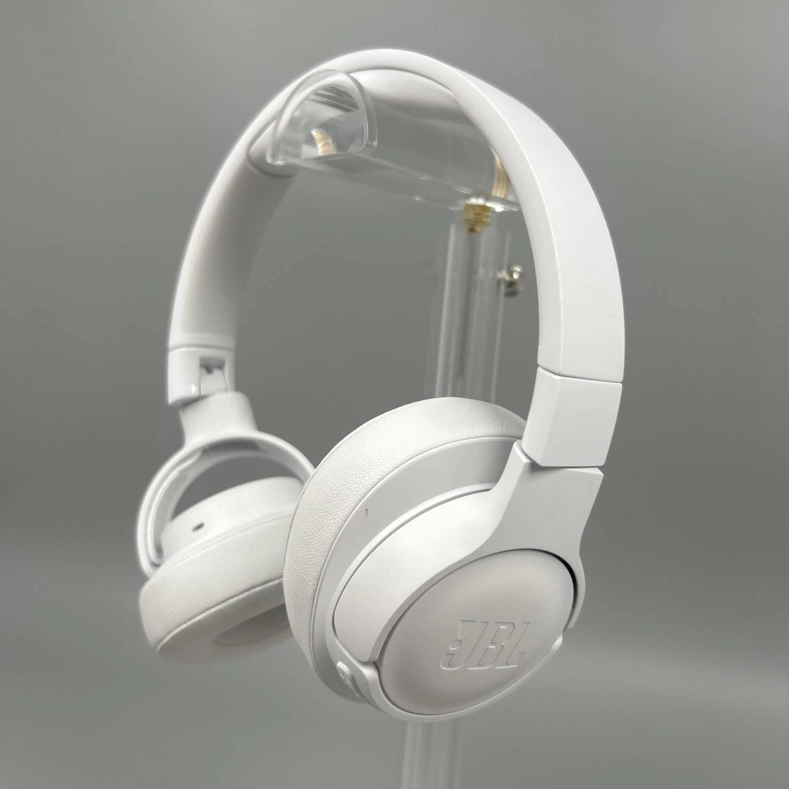 JBL Tune 720BT Headphones & Earbuds Black New