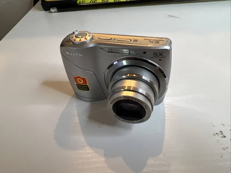 Kodak c190 Digital Cameras Blue New Body Only