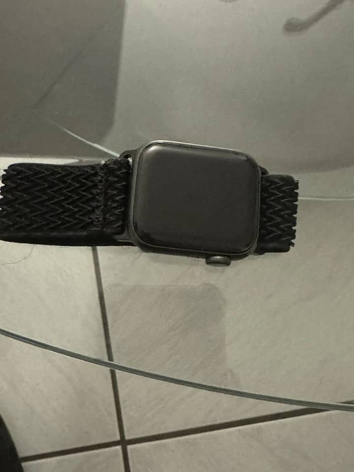 Apple Apple Watch SE (2nd Gen) Smartwatches
