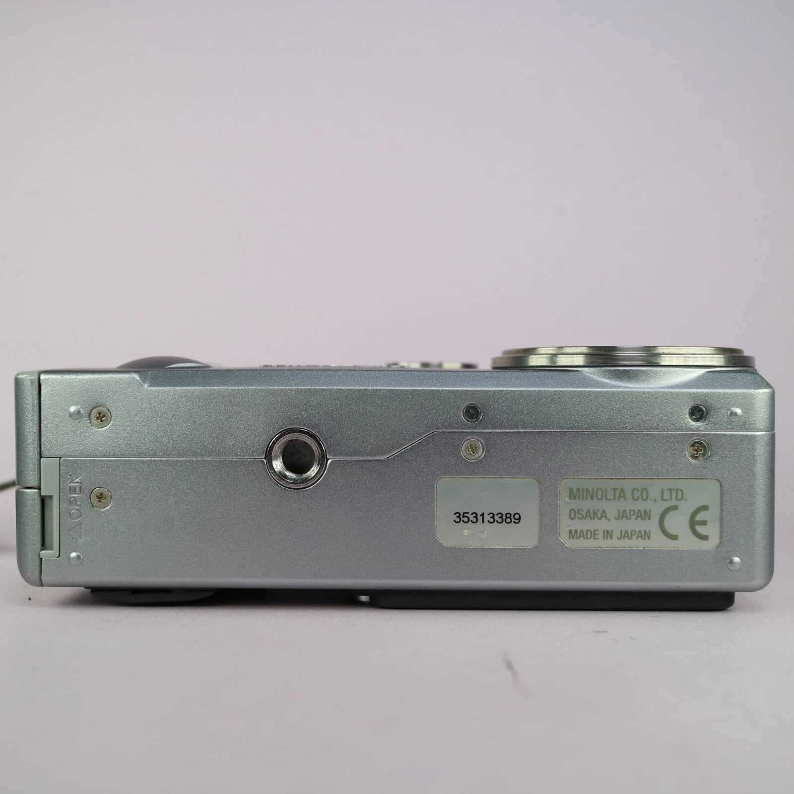 Minolta DiMAGE F300 Digital Cameras Silver Used - Good