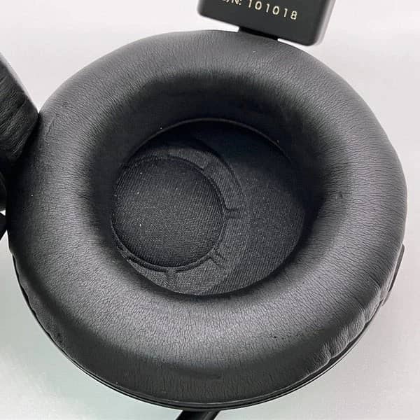 Beyerdynamic T5 Headphones & Earbuds Black New