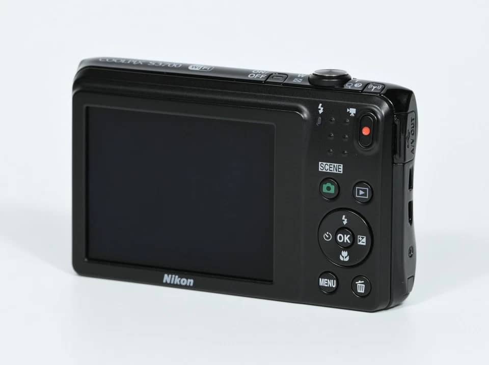 Nikon COOLPIX S3700 Digital Cameras Silver New Body Only