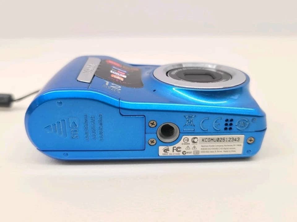 Kodak c143 Digital Cameras Blue New Body Only