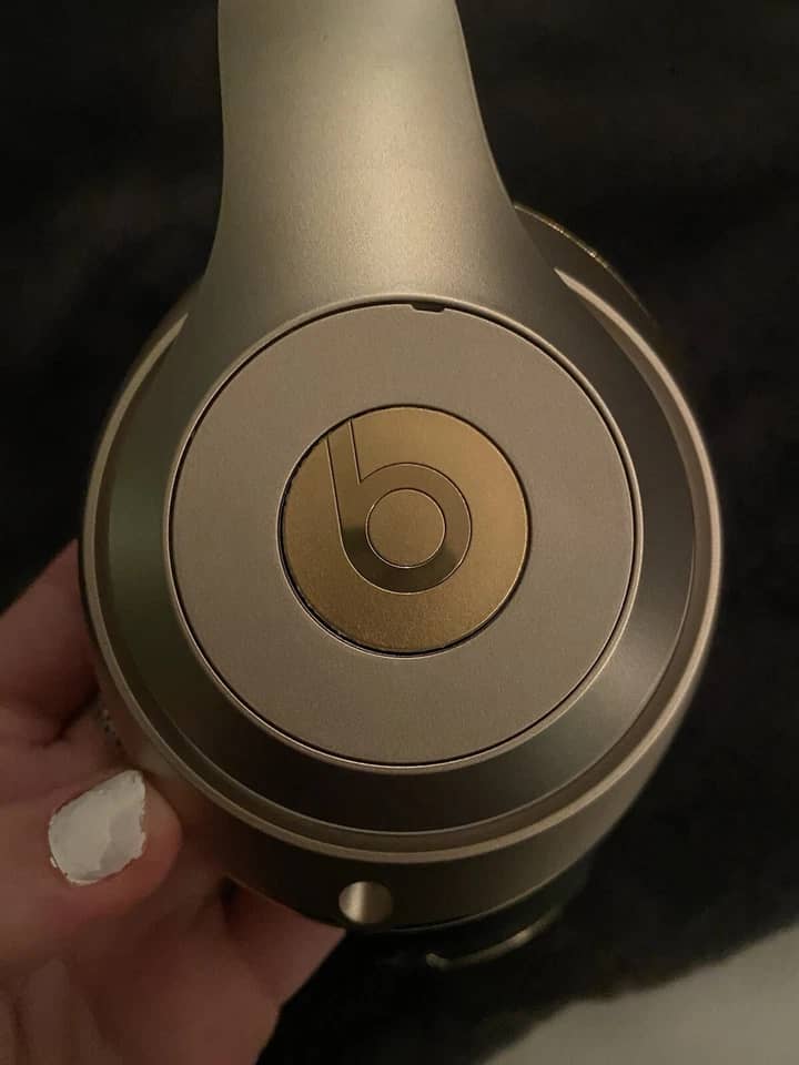 Beats Studio 2 Wireless Headphones & Earbuds 