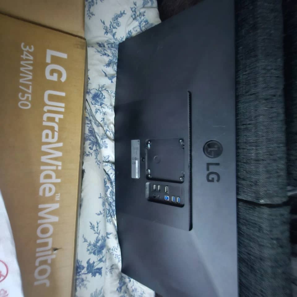LG 34WL500 Monitors
