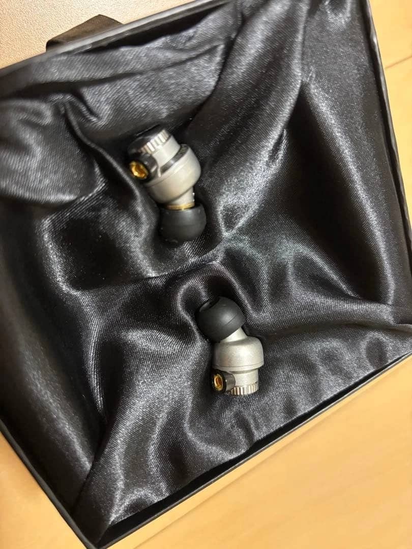 JVC HA-FD01 Headphones & Earbuds Silver New
