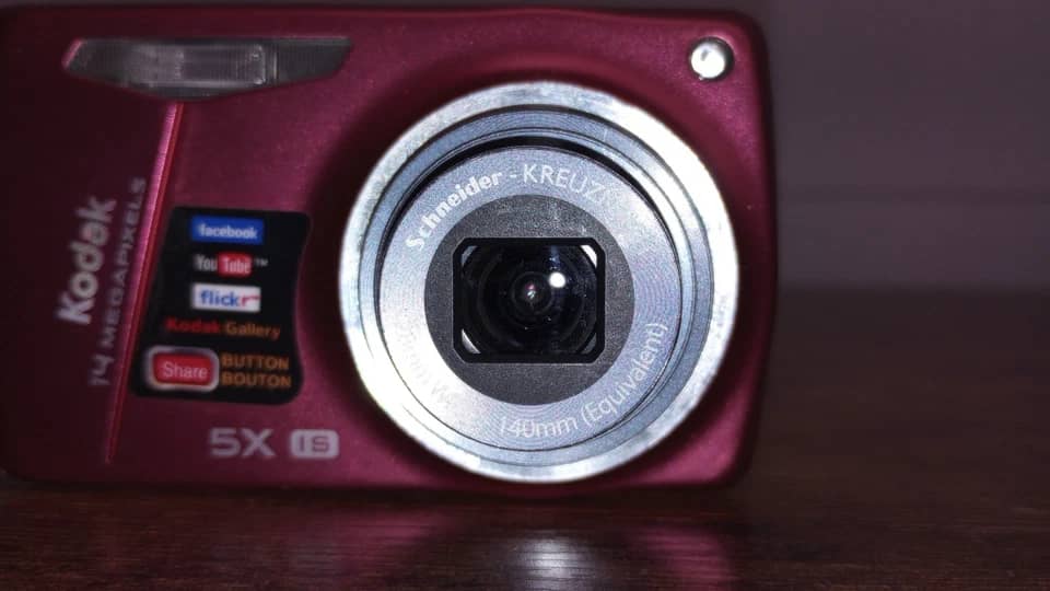 Kodak EasyShare M575 Digital Cameras pink Used - Good Body Only