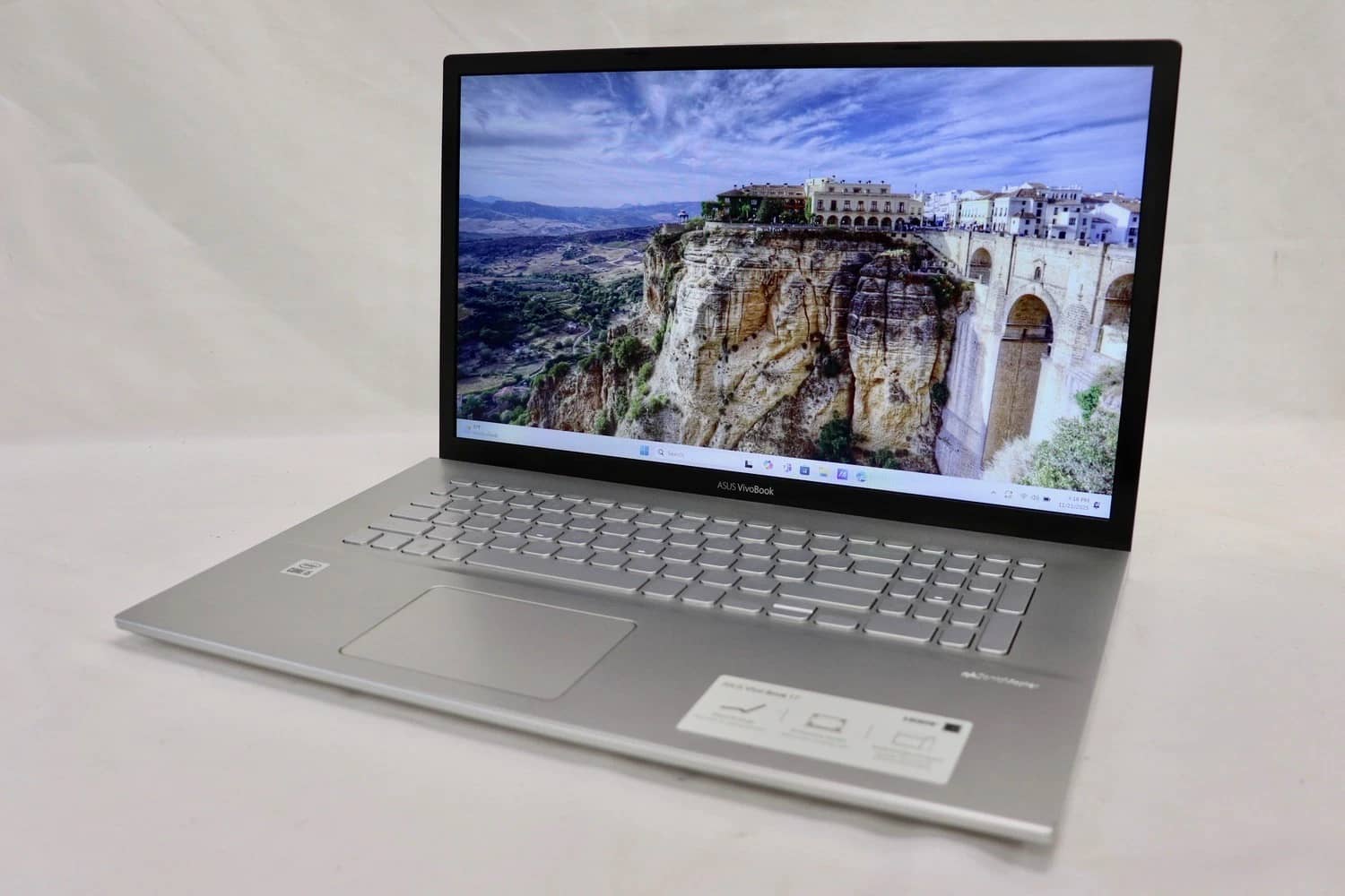 ASUS VivoBook 17 X712J Computers 512GB 12GB Used - Good