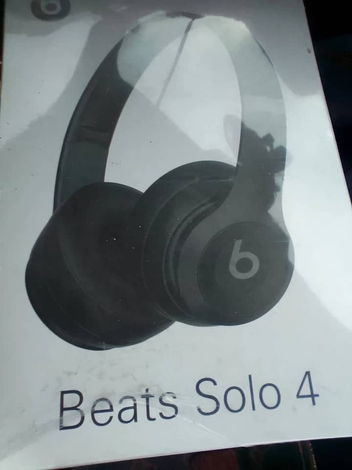 Beats Solo Wireless Headphones & Earbuds 