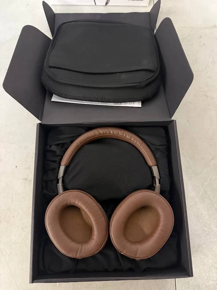 Audio-Technica ATH-MSR7BBK Headphones & Earbuds Black New