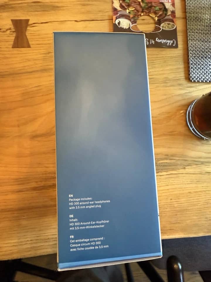 Sennheiser HD 300 Headphones & Earbuds Black New