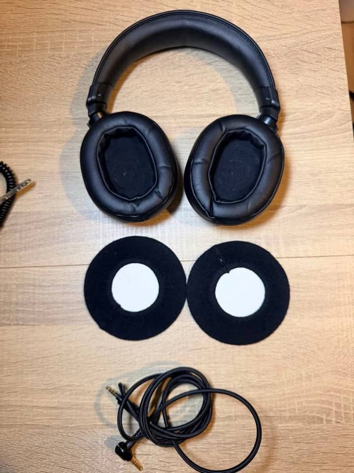 Sony Sony MDR-M1 Headphones & Earbuds 