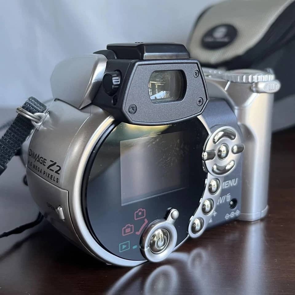 Minolta DiMAGE Z2 Digital Cameras