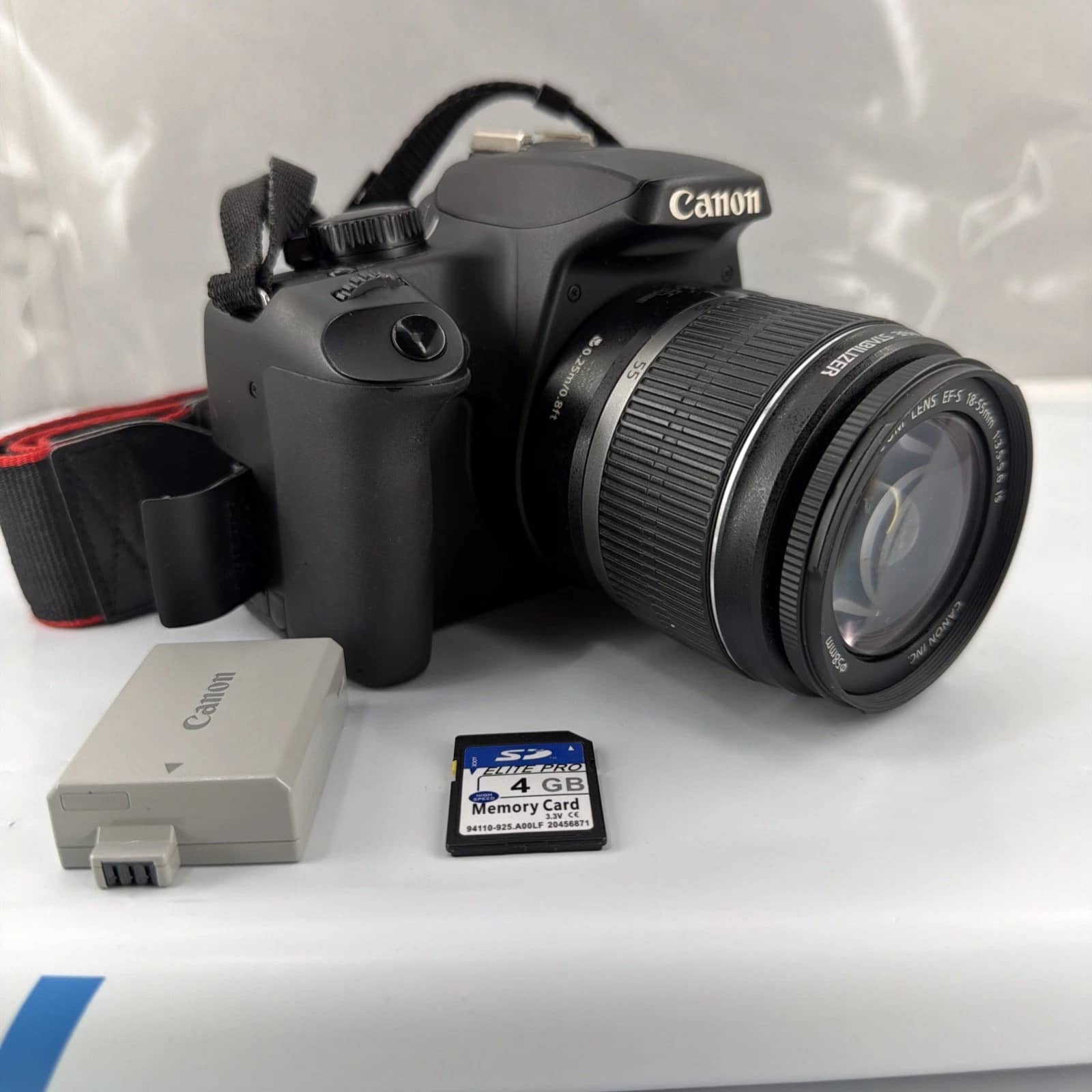 Canon DS126191 Digital Cameras Black Used - Good w/ 18-55mm Kit