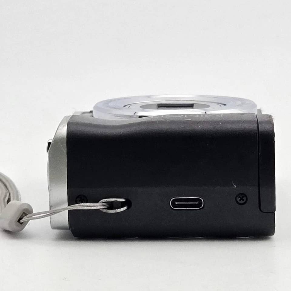 Minolta MNB5Z Digital Cameras White New Body Only