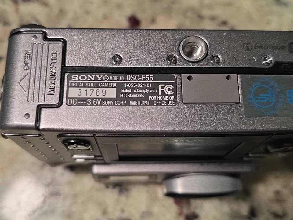 Sony FZ55 Digital Cameras