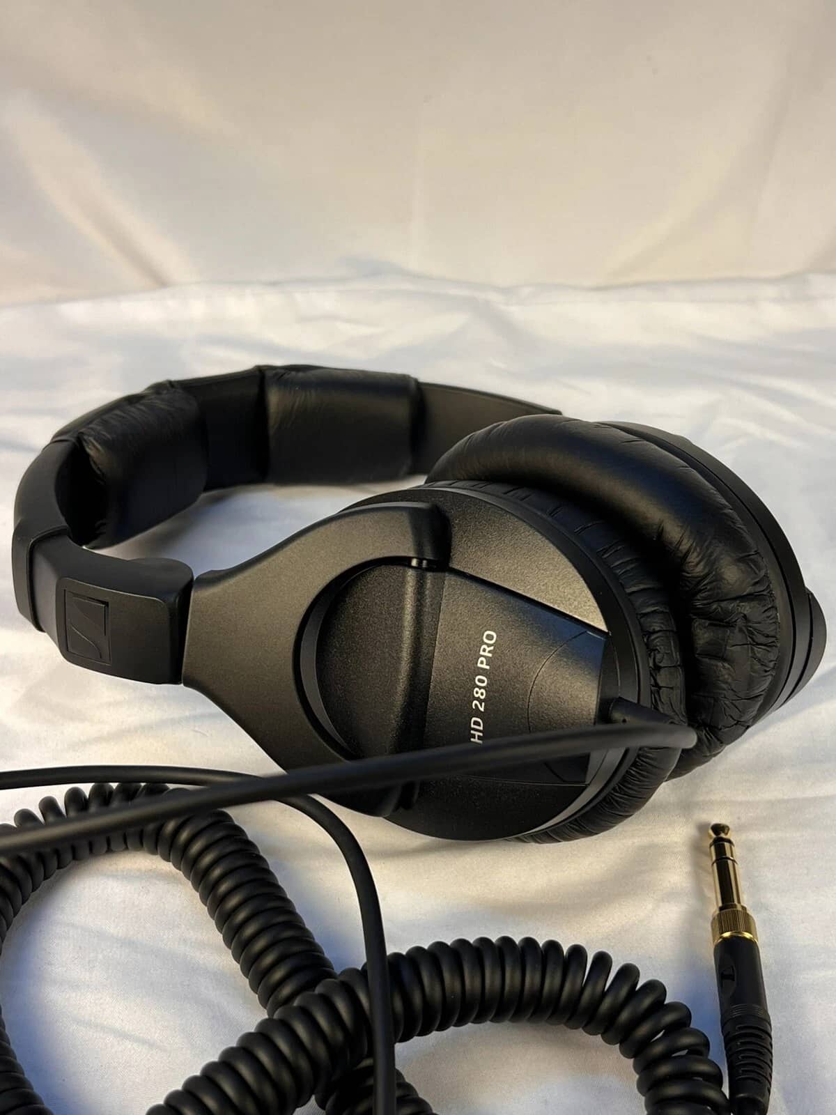 Sennheiser HD280PRO Headphones & Earbuds Black New